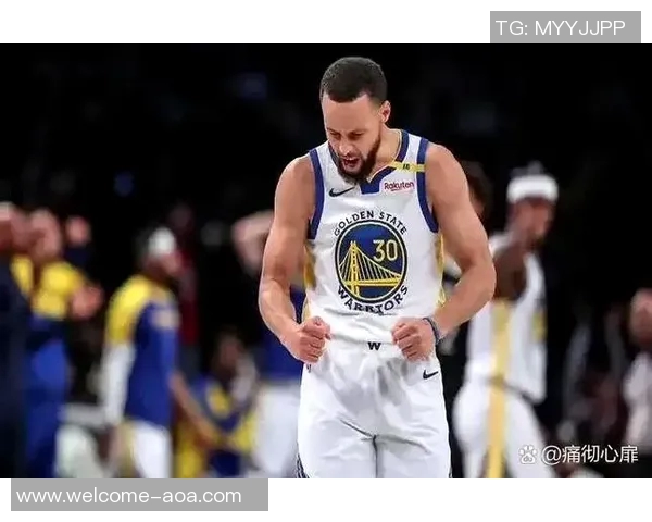 勇士库里复出迎战雷霆球队攻防兼备争夺胜利