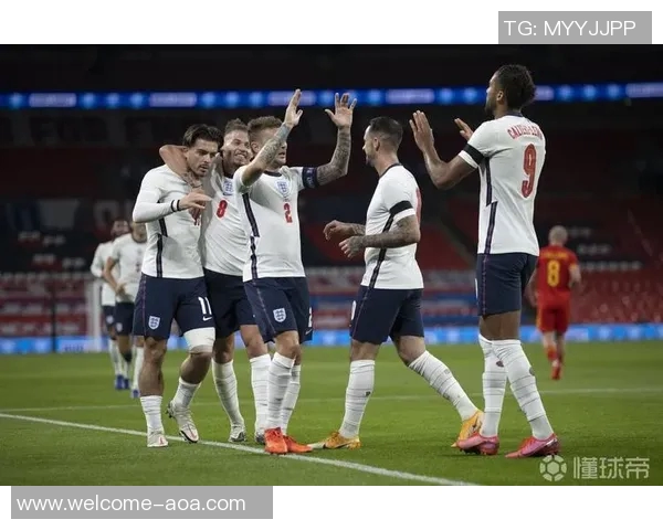 利桑德罗随队恢复有球训练预计10月底前重返赛场